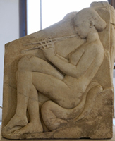 Девушка, играющая на флейте. Трон Людовизи. Мрамор. Около 470 г. до н.э. Рим. Музей Терм